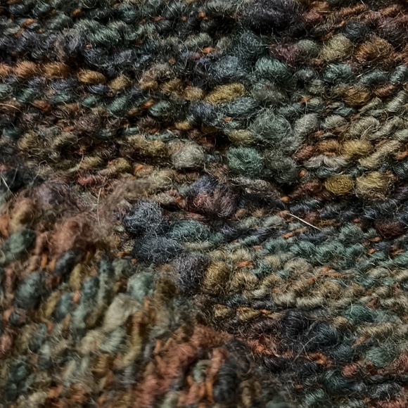 Gorgeous handmade sweater - Picture 4 of 5